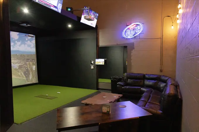 Albatross Indoor Golf Bay 2