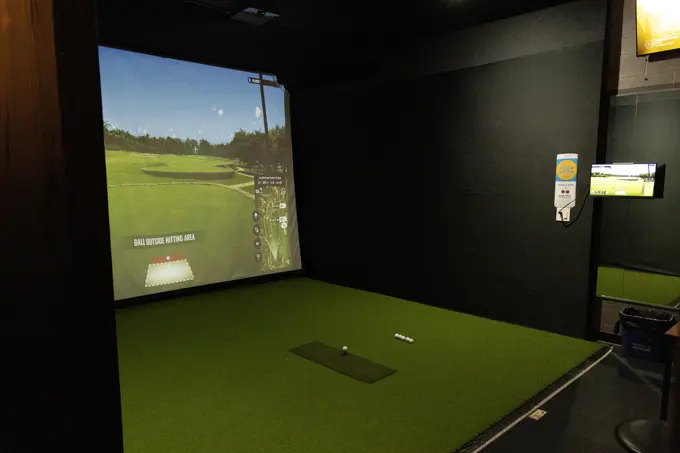 Indoor Golf Bay 4