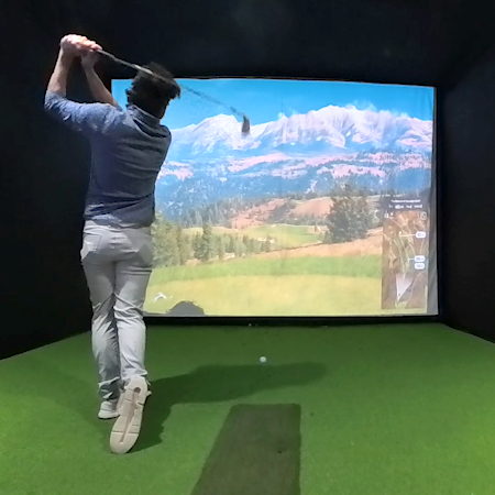 indoor golf 01 sq